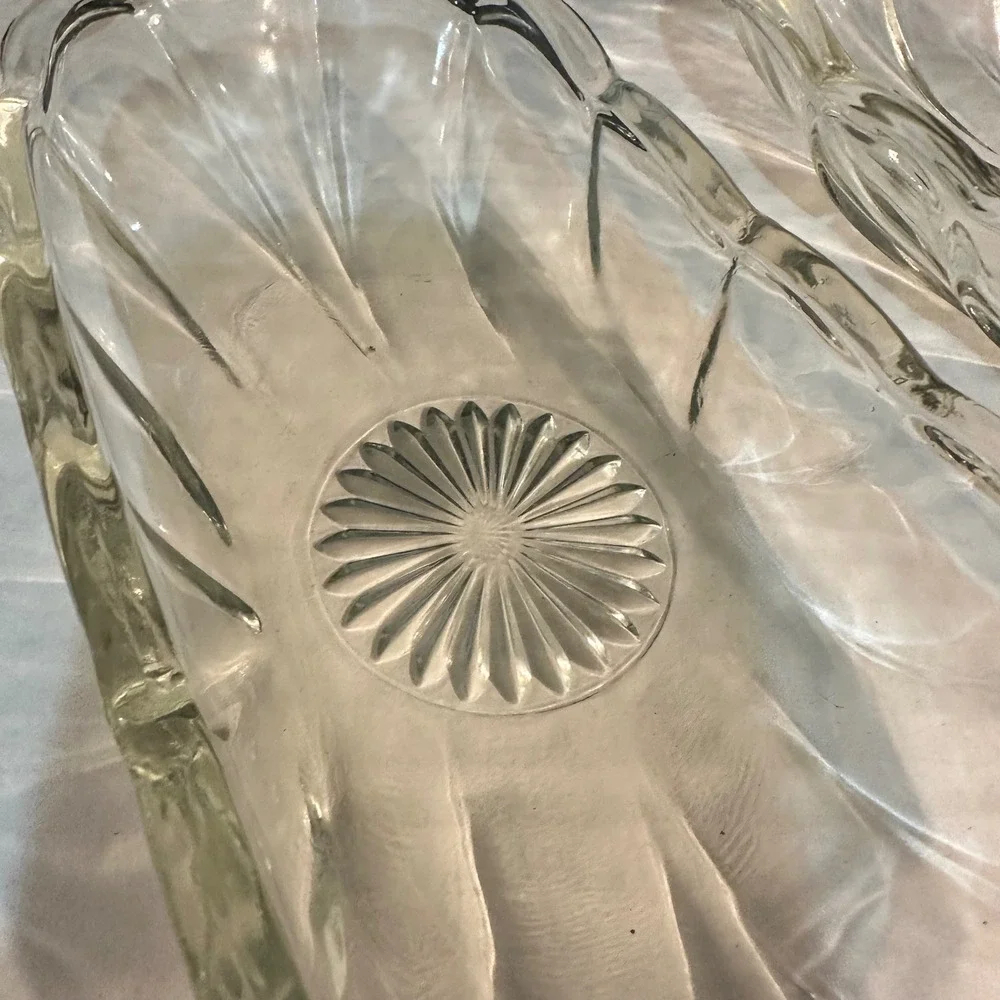 2 Clear Glass Scalloped Edge Oval Banana‎ Split Serving Dishes Sunburst Detail